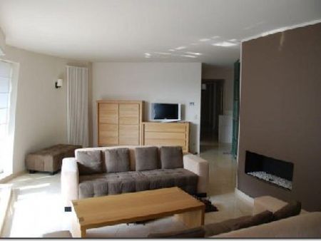 WOLUWE ST. PIERRE : APPARTEMENT MEUBLE 3 CHAMBRES + TERRASSES - Woluwé-saint-pierre - Photo 2