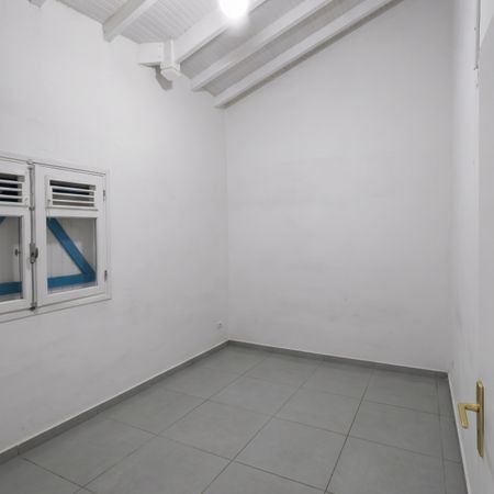 Location Appartement 2 pièces 29m² LE MOULE 97160 - Photo 4