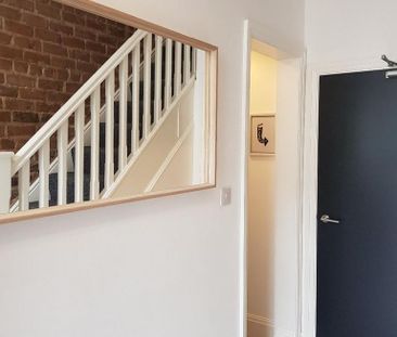 6 bedroom terraced house to rent - Photo 3