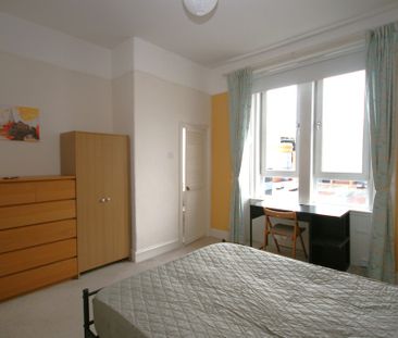 Copland Road, 2 Bed Furnished Apartment, Ibrox – Available 08/12/2025 - Photo 3