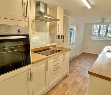 2 bedroom Beautiful Two Bedroom Cottage to rent - Photo 3