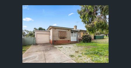 Tidy 3 Bedroom Home with Enclosed Yard - Photo 5