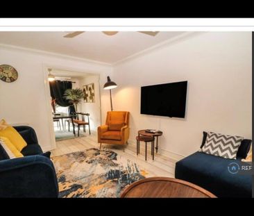 4 bedroom semi-detached house to rent - Photo 2