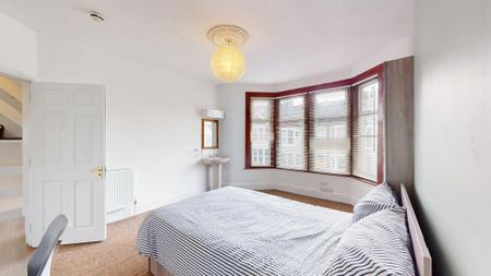 6 bedroom house to rent - Photo 3