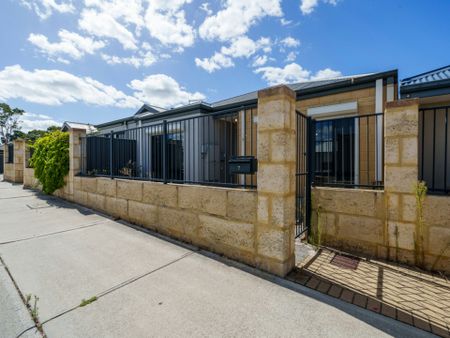 Perfect Family Home - Photo 3