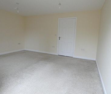 3 bedroom terraced house to rent - Photo 6