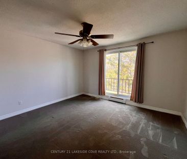 Condo Townhouse For Lease | S8039620 - Photo 2