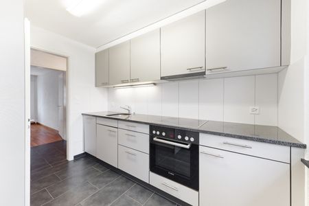 Modernisierte Wohnung mit grossem Balkon? - Foto 2