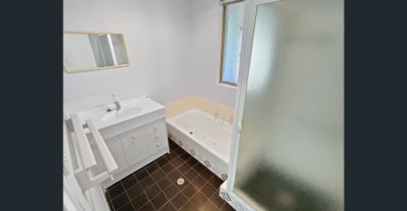 6 Piesse Pl, Seville Grove, WA 6112 - Photo 3