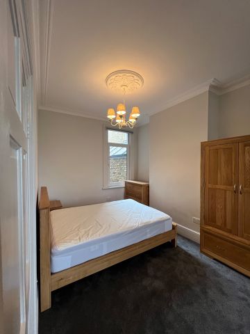 Room in a Shared House, Scawen Road, SE8 - Photo 3