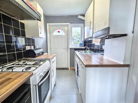 1 bedroom ground floor flat to rent - Photo 5
