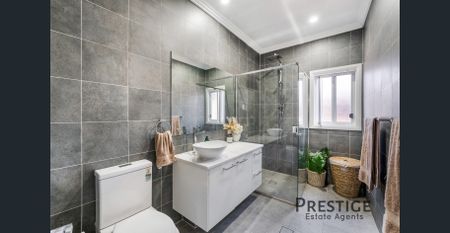 Modern Family Residence! - Photo 2