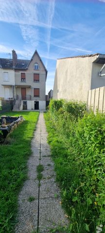 CHAUNY - MAISON DE VILLE PROCHE CENTE VILLE - Photo 3