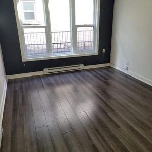 1 CH - 1 SDB - Montréal - $1,095 /mo - Photo 2