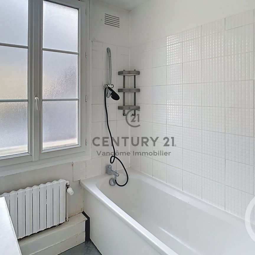 Location Appartement 4 pièces 84m² CREPY EN VALOIS 60800 - Photo 1