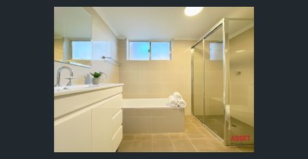 Bright, Spacious & Updated Apartment in Prime Location - Photo 5