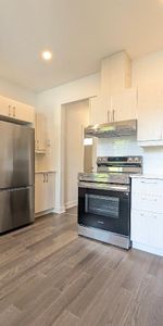 **Because You Deserve Renovated 4 1/2 w Parking, Metro Lasalle,Verdun** - Photo 3