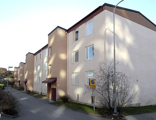 Stintavägen 7, Skogås - Photo 1