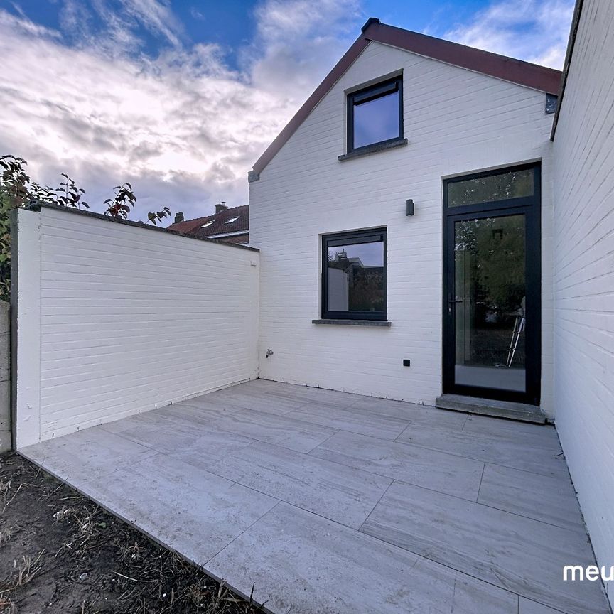 Prachtige rijwoning met 3 slaapkamers - Photo 1