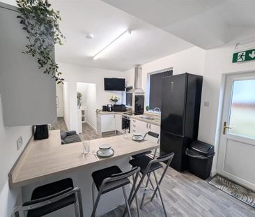 1 bedroom in a house share to rent - Photo 6