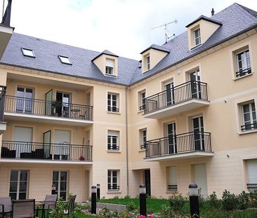 Location Appartement 2 pièces 45m² LA CHAPELLE EN SERVAL 60520 - Photo 3