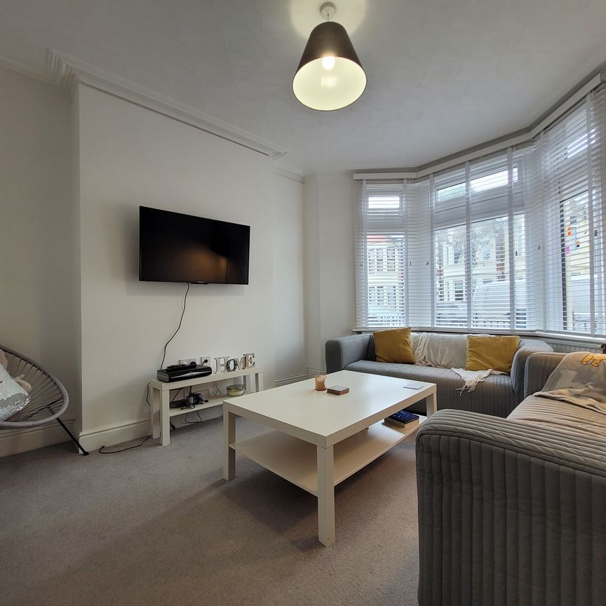 Summerfield Avenue, Heath - Photo 1