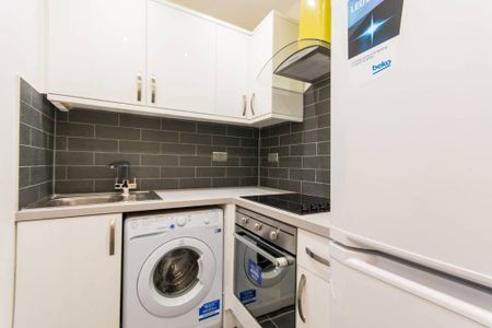 Studio to rent - Photo 2