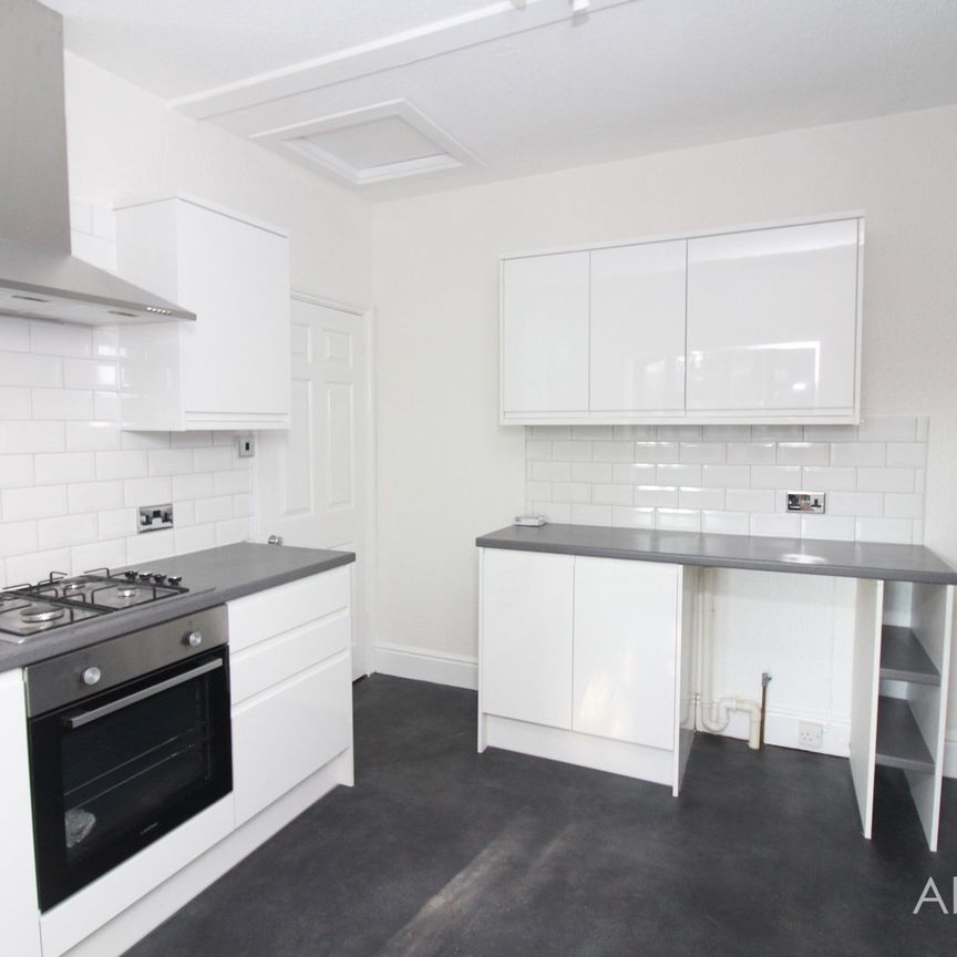 2 bed flat to rent in Ridgeway Road, Villa Borghese Ridgeway Road, TQ1 - Photo 1