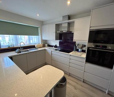 Tychbourne Drive, Guildford, Surrey, GU4 - Photo 3