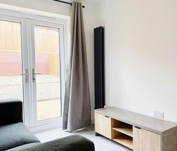 1 bedroom in a house share to rent - Photo 2