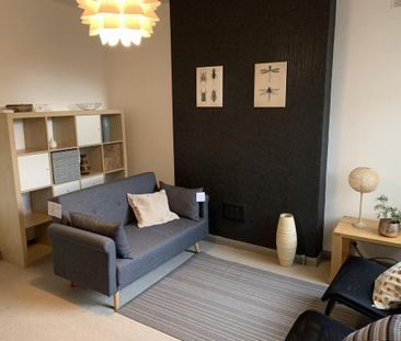 4 bedroom end of terrace house to rent - Photo 1