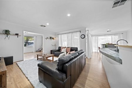 $790/w Spacious Home in Tapping - Photo 5