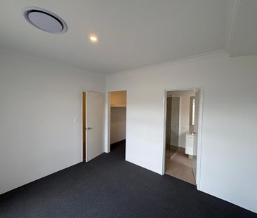 34 Pristine Loop,, Baldivis, WA 6171 - Photo 2