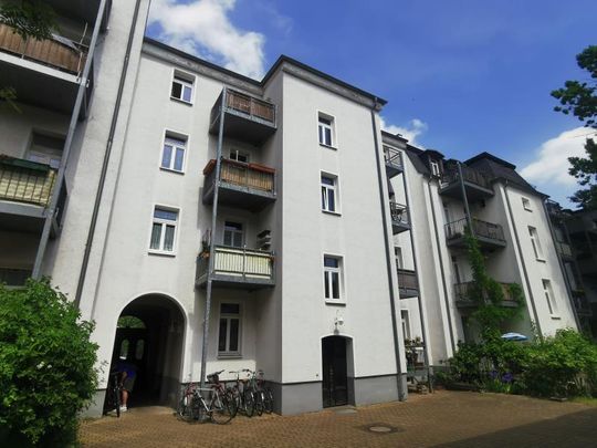 Plagwitz, ruhig gelegene 2-Zimmerwohnung im Dachgeschoss mit Balkon! - Foto 1