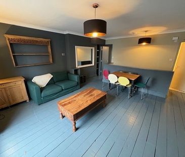 2 Bed Flat, Lansdowne Way, SW8 - Photo 1