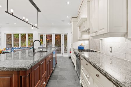 For Lease - 184 Neville Park Boulevard, Toronto, Ontario - Photo 3