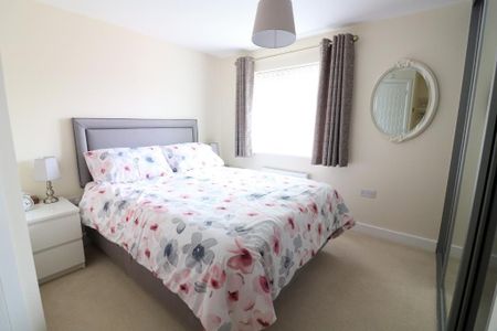 3 bedroom detached house to rent - Photo 5
