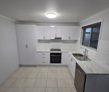 16 Sunset Drive, Thabeban QLD 4670 - House For Rent - $480 | Domain - Photo 6