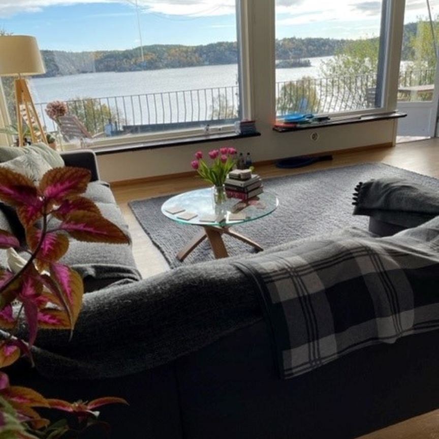 Villa i lugnt bostadsområde med fantastisk sjöutsikt - Photo 1