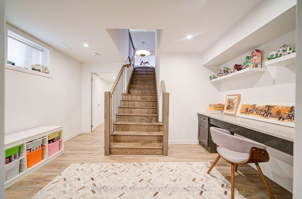 For Lease - 3268 Cloise Way, Oakville, Ontario - Photo 1
