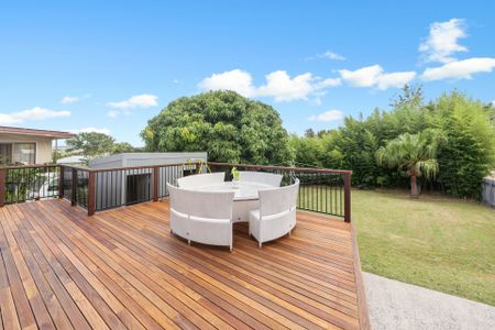 Renovated family home in flood free location - Photo 2