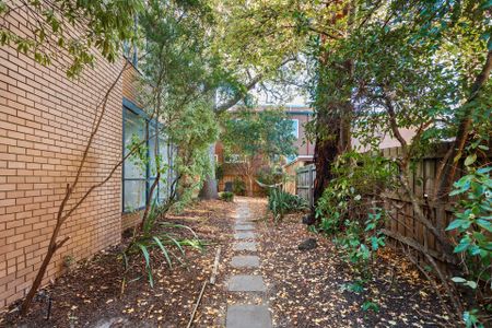 Two Bedroom Apartment with a Huge Outdoor Areas in a Quiet Street - Photo 4