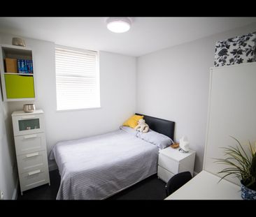 6 Bed Semi-Detached House, Albert Edward Road, L7 - Photo 3