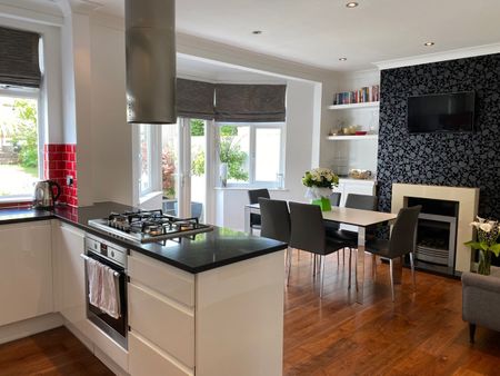 3 Bed Semi-Detached House, Ashridge Gardens, N13 - Photo 5