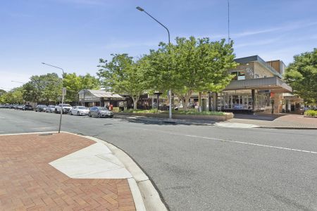 Spacious & Stylish Apartment in Sought-After Kingston Place - Photo 5