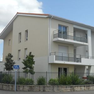 Location Appartement 2 pièces 45m² ST SEBASTIEN SUR LOIRE 44230 - Photo 2