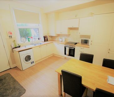 4 Bed - 4 Village Avenue, Burley, Leeds - LS4 2NT - Student - Photo 5