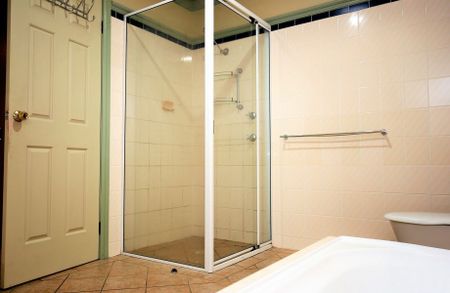 Character, Comfort and Convenience Combined - Photo 4