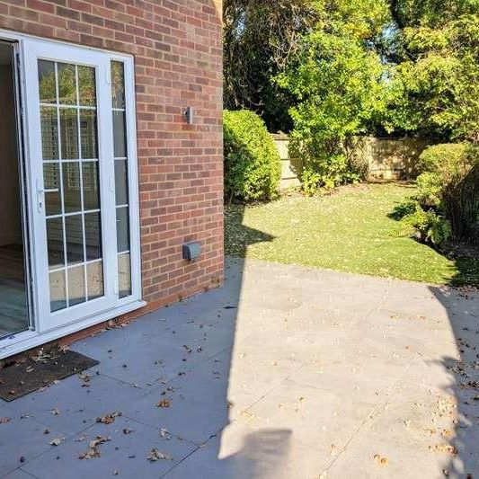 Horsell, Surrey, GU21 - Photo 1