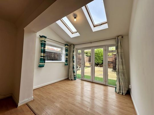 2 bedroom end of terrace house to rent - Photo 1